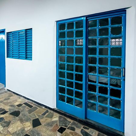 Pousada Roosevelt Quarto 04 - Pousada Central Prox Rodoviaria E Dist Industrial Hotel Uberlândia Екстериор снимка